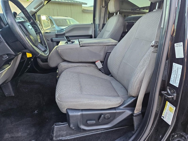 Ford F-150 Vehicle Full-screen Gallery Image 10