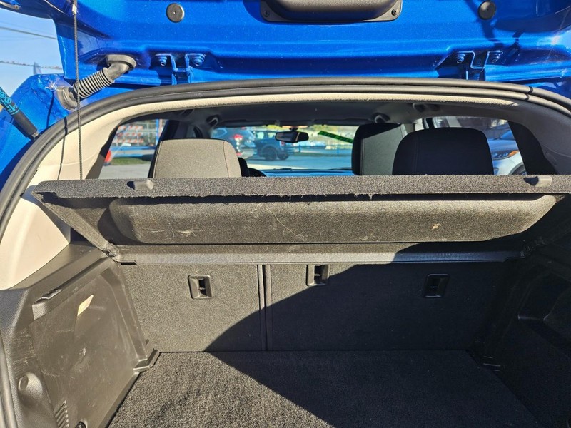 Chevrolet Sonic Vehicle Full-screen Gallery Image 07