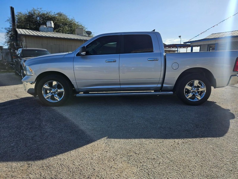 Ram 1500 Vehicle Full-screen Gallery Image 2