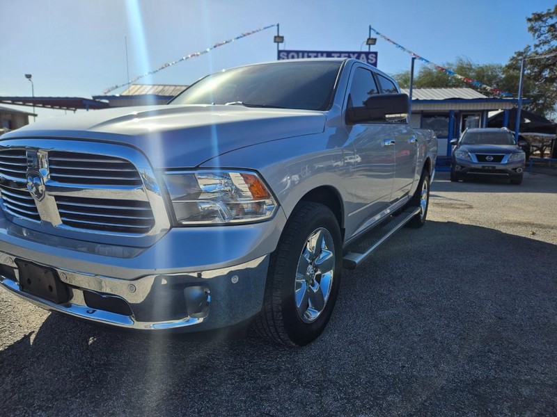 Ram 1500 Vehicle Full-screen Gallery Image 3