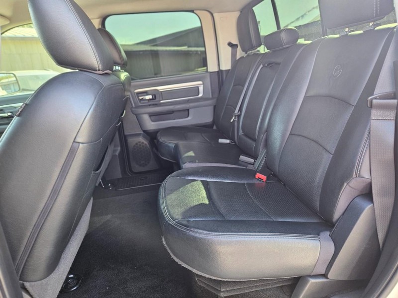 Ram 1500 Vehicle Full-screen Gallery Image 7