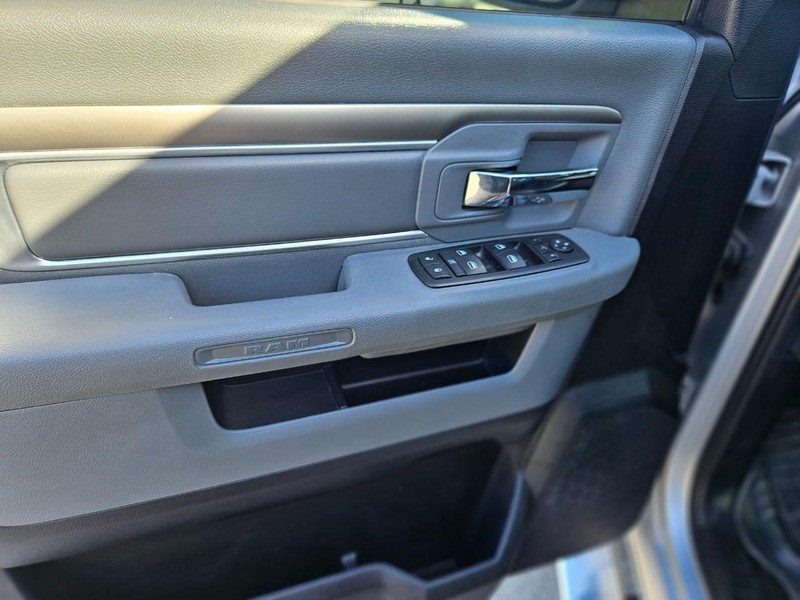 Ram 1500 Vehicle Full-screen Gallery Image 8
