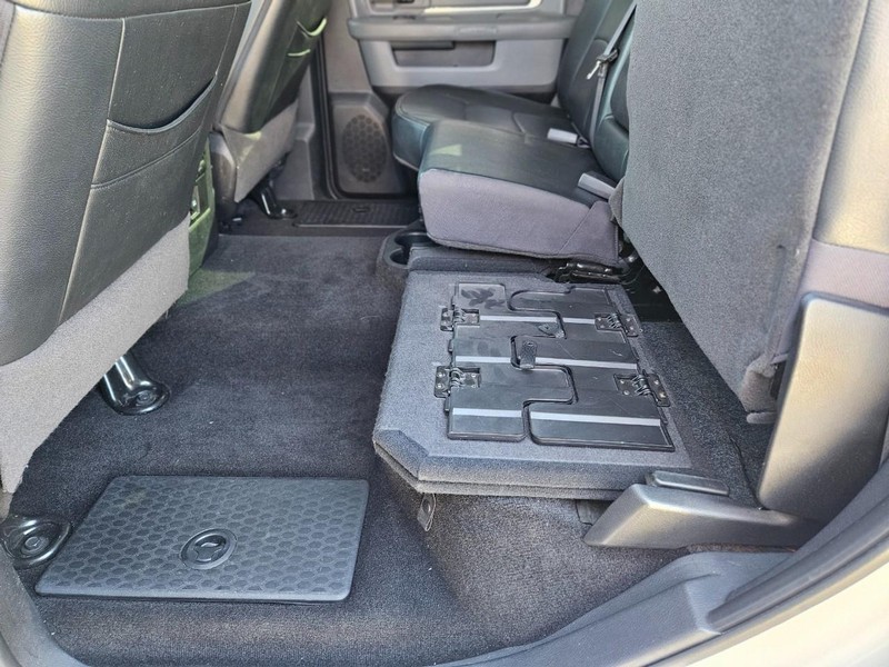 Ram 1500 Vehicle Full-screen Gallery Image 12