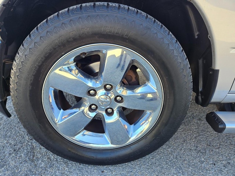 Ram 1500 Vehicle Full-screen Gallery Image 13