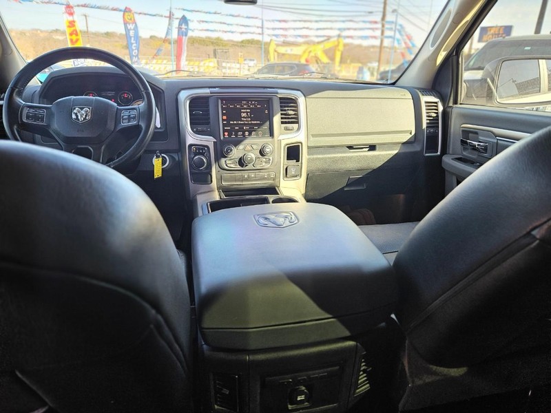 Ram 1500 Vehicle Full-screen Gallery Image 15