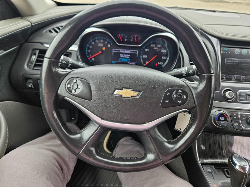 Chevrolet Impala Vehicle Full-screen Gallery Image 10