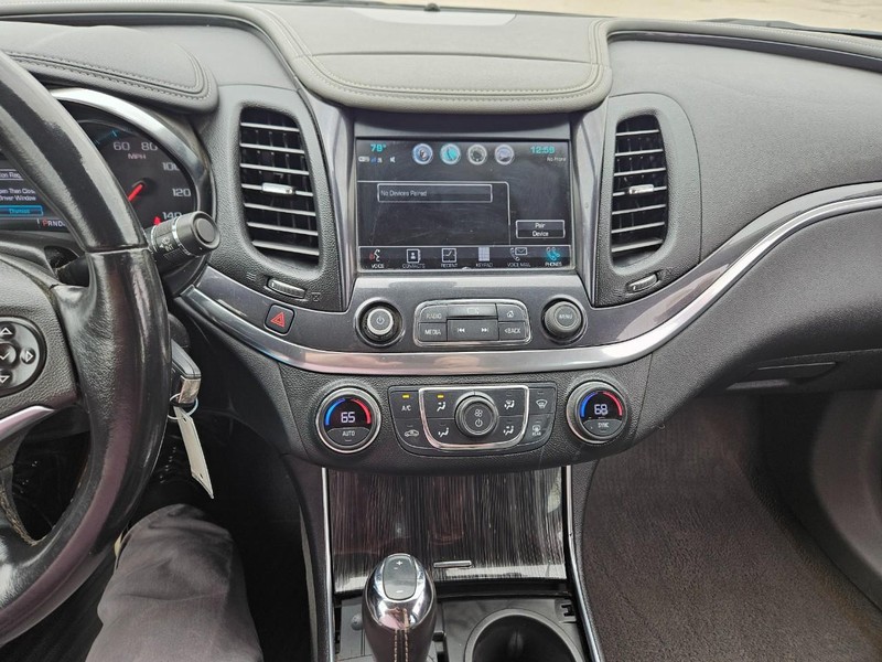 Chevrolet Impala Vehicle Full-screen Gallery Image 13