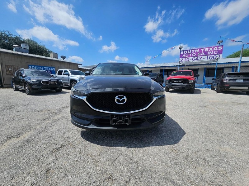 Mazda CX-5 Vehicle Full-screen Gallery Image 3