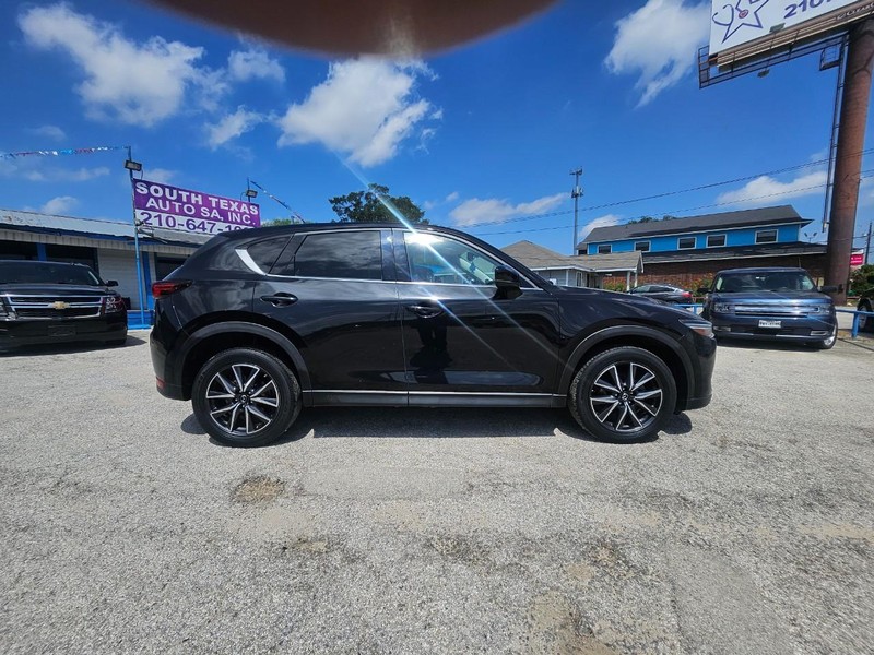 Mazda CX-5 Vehicle Full-screen Gallery Image 4
