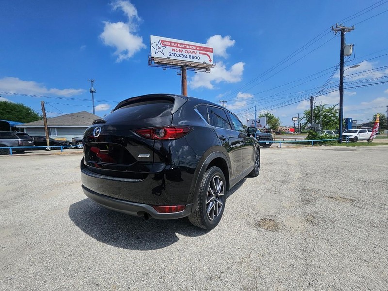 Mazda CX-5 Vehicle Full-screen Gallery Image 5