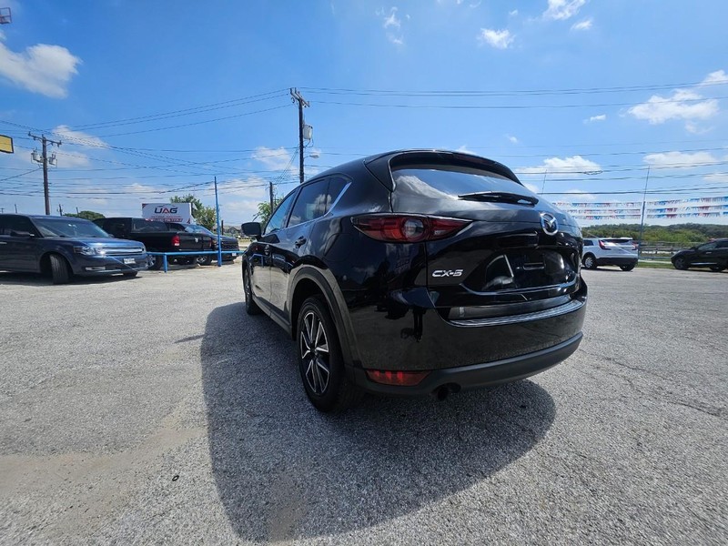 Mazda CX-5 Vehicle Full-screen Gallery Image 6