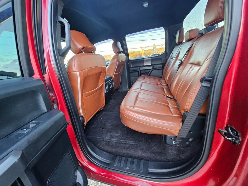 Ford F-150 Vehicle Full-screen Gallery Image 09