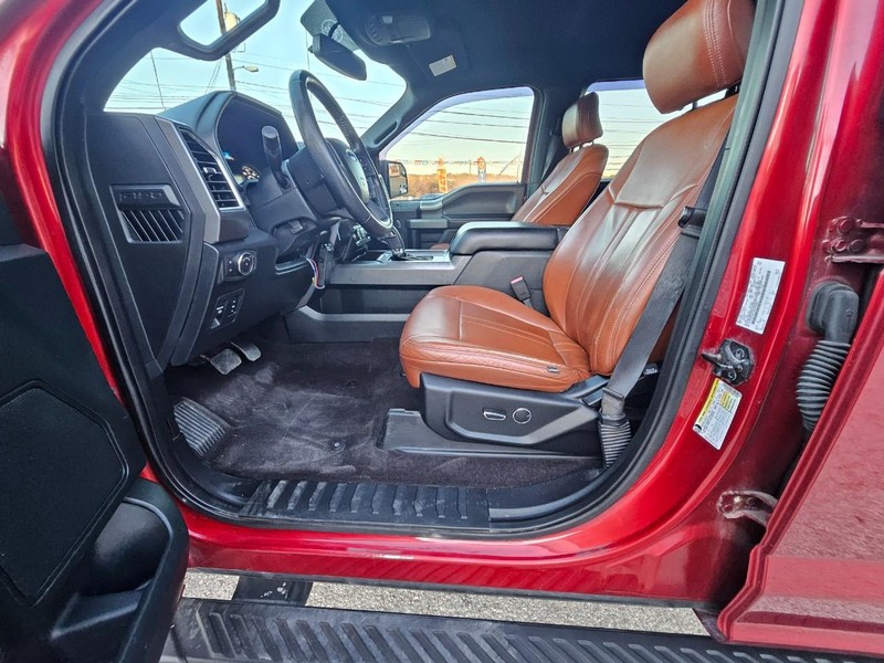 Ford F-150 Vehicle Full-screen Gallery Image 10