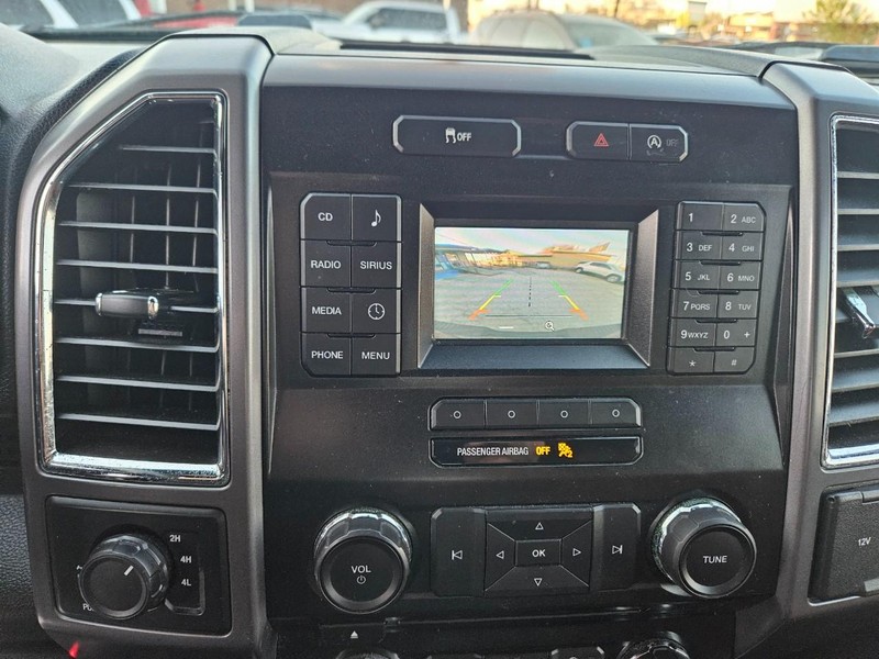 Ford F-150 Vehicle Full-screen Gallery Image 13