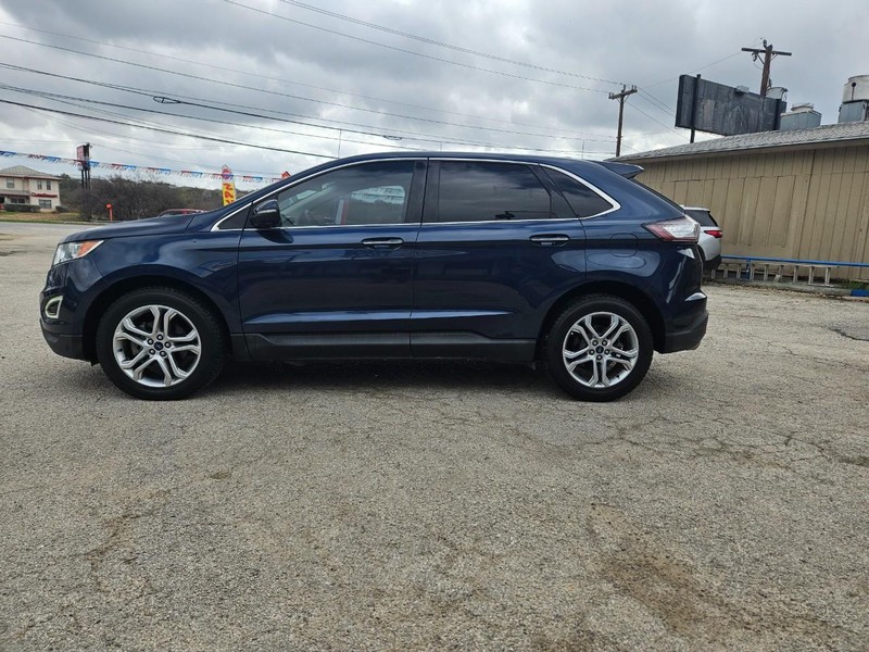 Ford Edge Vehicle Full-screen Gallery Image 06