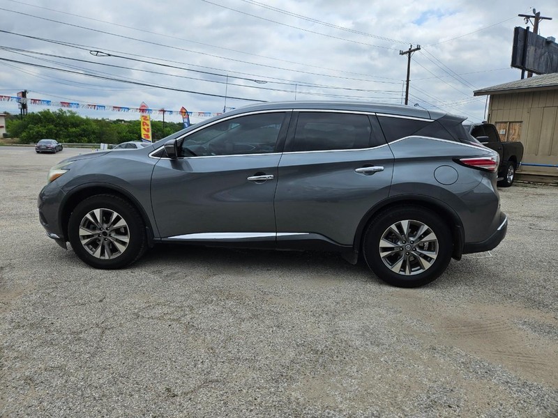 Nissan Murano Vehicle Full-screen Gallery Image 4