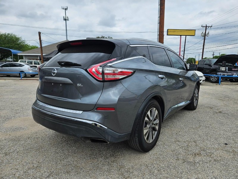 Nissan Murano Vehicle Full-screen Gallery Image 5