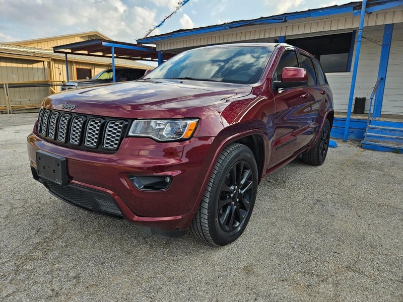 Jeep Grand Cherokee Vehicle Full-screen Gallery Image 3