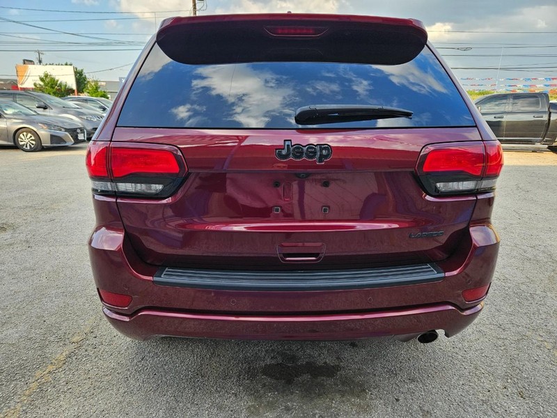 Jeep Grand Cherokee Vehicle Full-screen Gallery Image 4