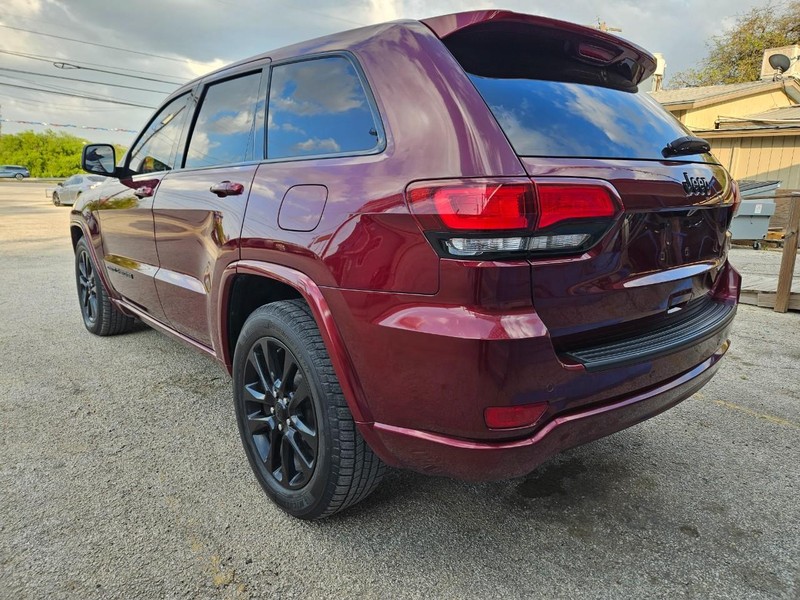 Jeep Grand Cherokee Vehicle Full-screen Gallery Image 6