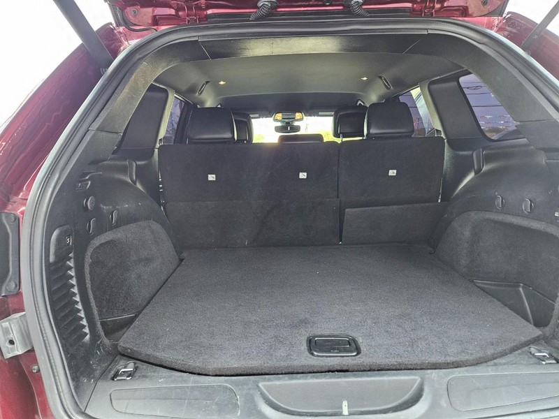 Jeep Grand Cherokee Vehicle Full-screen Gallery Image 8