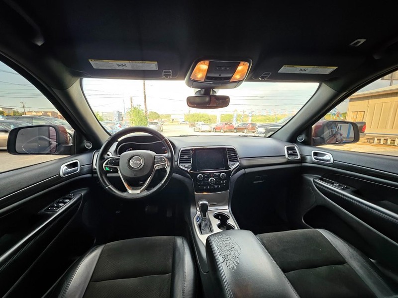 Jeep Grand Cherokee Vehicle Full-screen Gallery Image 10