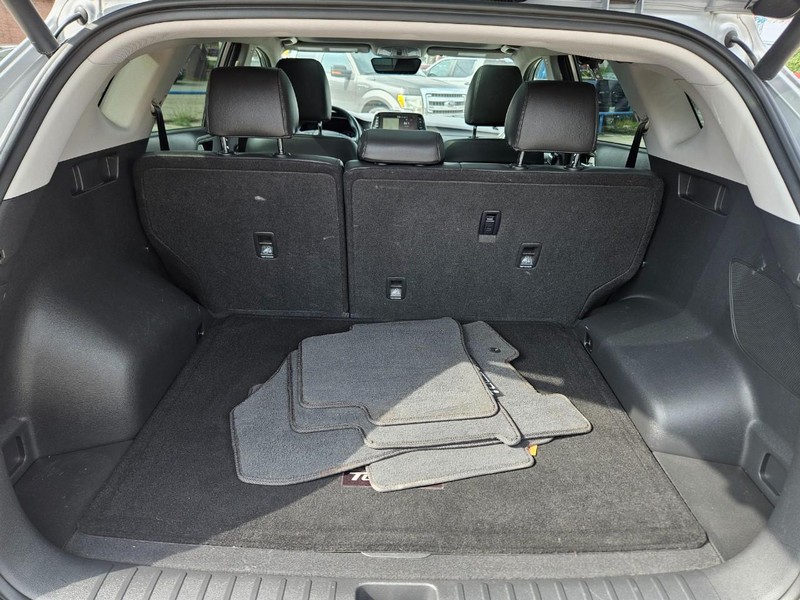 Hyundai Tucson Vehicle Full-screen Gallery Image 7