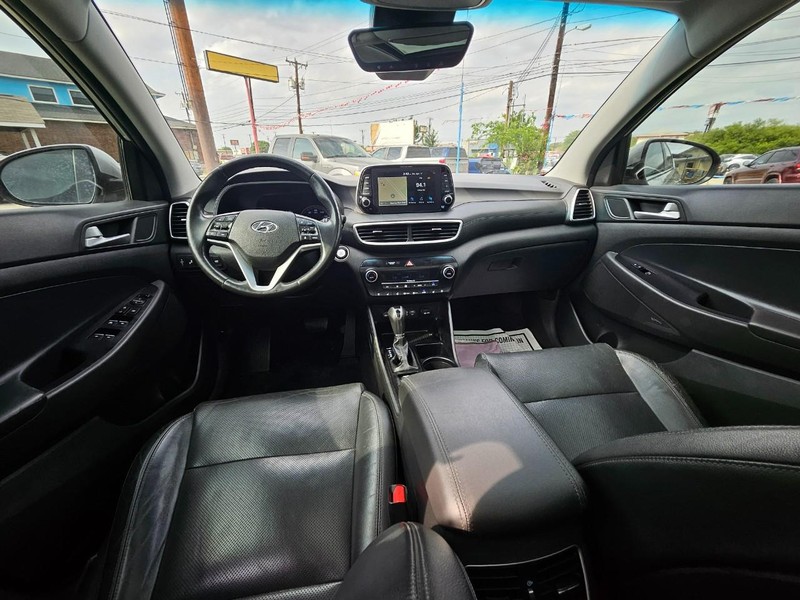 Hyundai Tucson Vehicle Full-screen Gallery Image 14