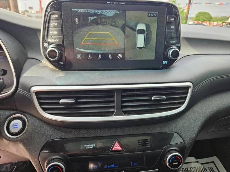 Hyundai Tucson Vehicle Full-screen Gallery Image 15
