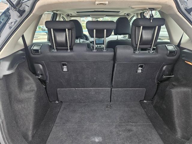 Honda Fit Vehicle Full-screen Gallery Image 9