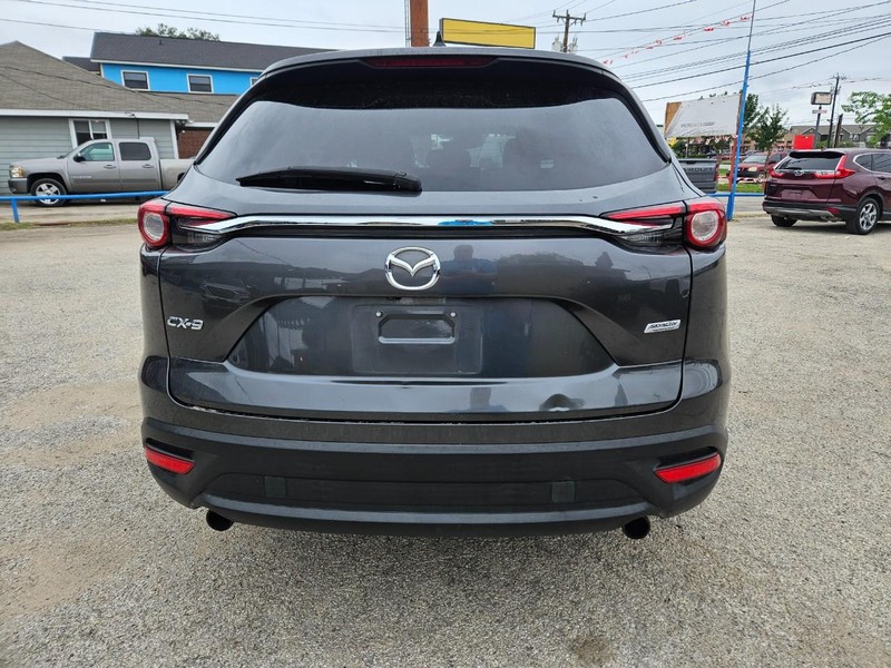 Mazda CX-9 Vehicle Full-screen Gallery Image 6