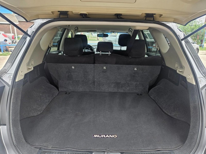 Nissan Murano Vehicle Full-screen Gallery Image 8