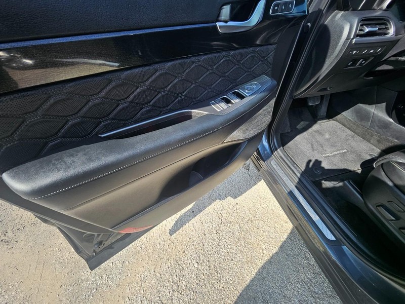 Hyundai Palisade Vehicle Full-screen Gallery Image 10