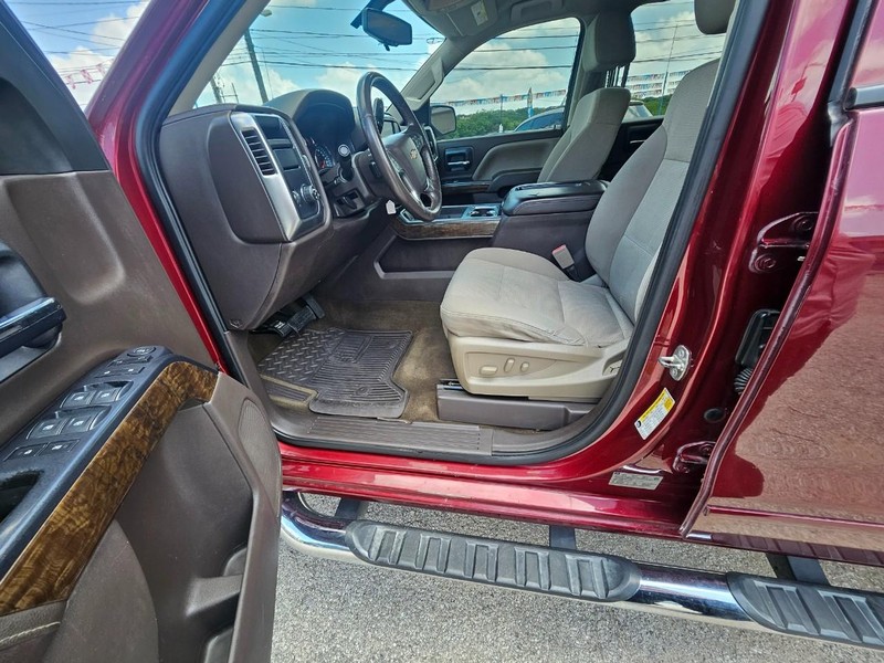 Chevrolet Silverado 1500 Vehicle Full-screen Gallery Image 11