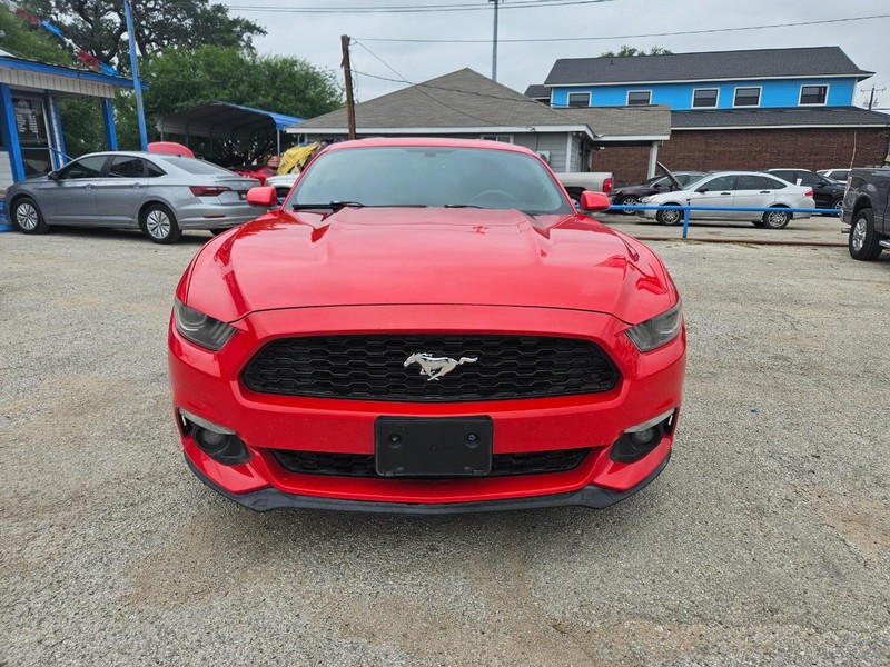 Ford Mustang Vehicle Full-screen Gallery Image 3