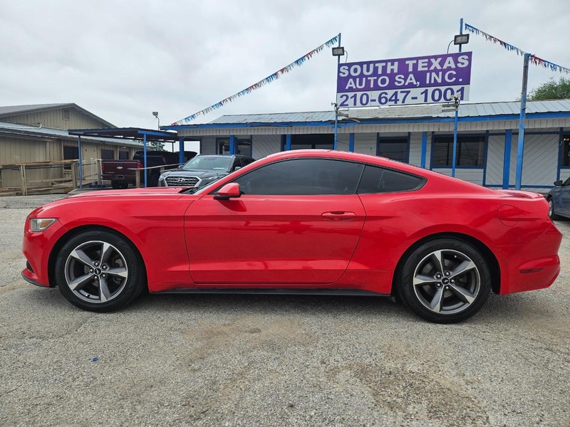 Ford Mustang Vehicle Full-screen Gallery Image 7