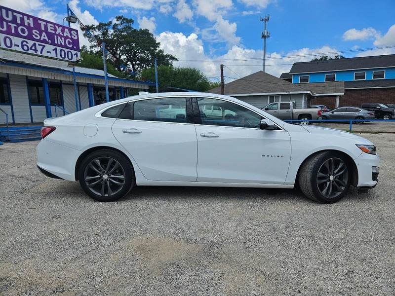Chevrolet Malibu Vehicle Full-screen Gallery Image 4