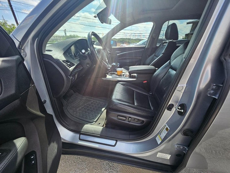 Acura MDX Vehicle Full-screen Gallery Image 13