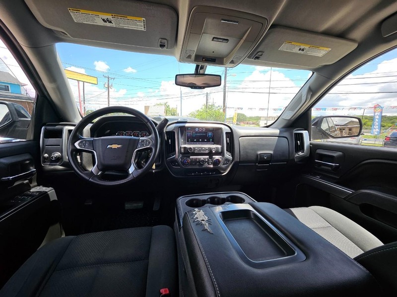Chevrolet Silverado 1500 Vehicle Full-screen Gallery Image 8
