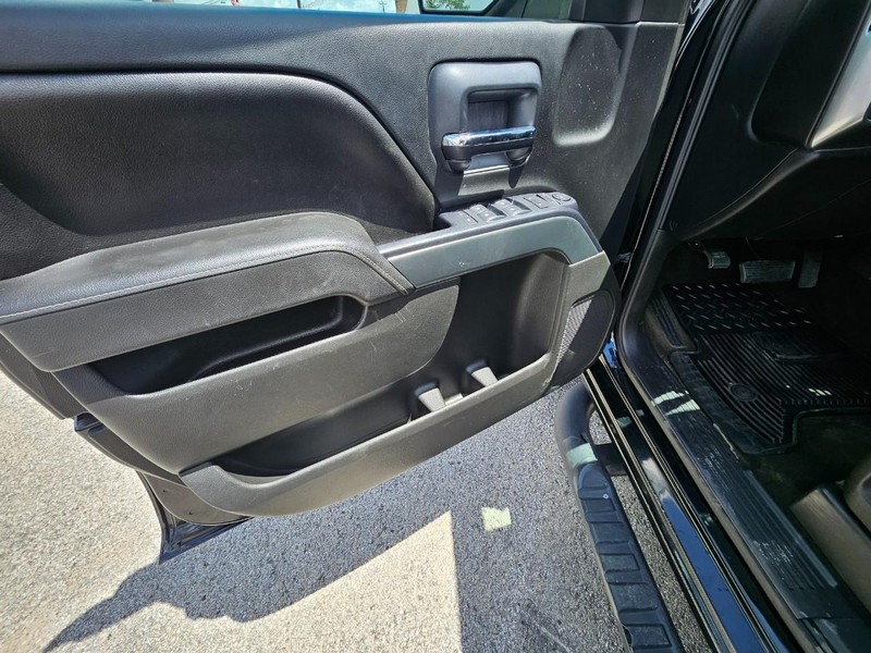 Chevrolet Silverado 1500 Vehicle Full-screen Gallery Image 10