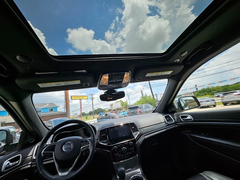 Jeep Grand Cherokee Vehicle Full-screen Gallery Image 11