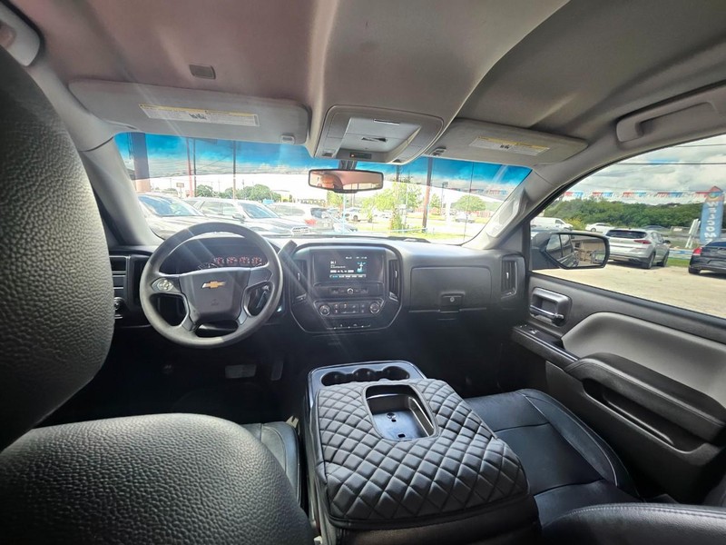 Chevrolet Silverado 1500 Vehicle Full-screen Gallery Image 9