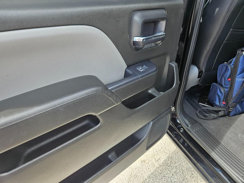 Chevrolet Silverado 1500 Vehicle Full-screen Gallery Image 12