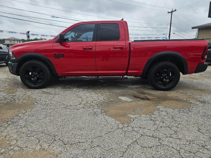 Ram 1500 Classic Vehicle Full-screen Gallery Image 2
