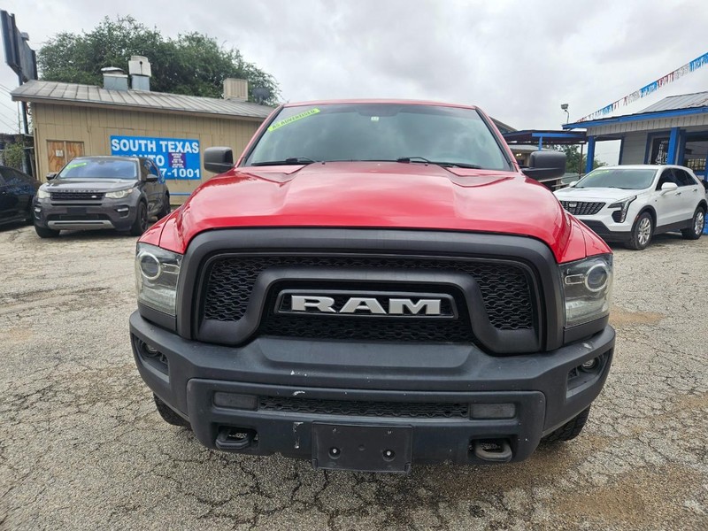 Ram 1500 Classic Vehicle Full-screen Gallery Image 3