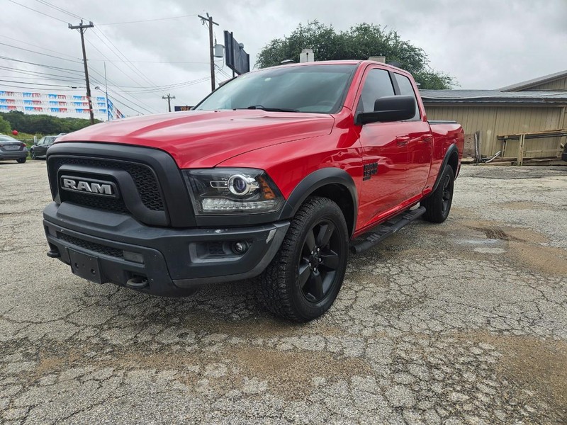 Ram 1500 Classic Vehicle Full-screen Gallery Image 4