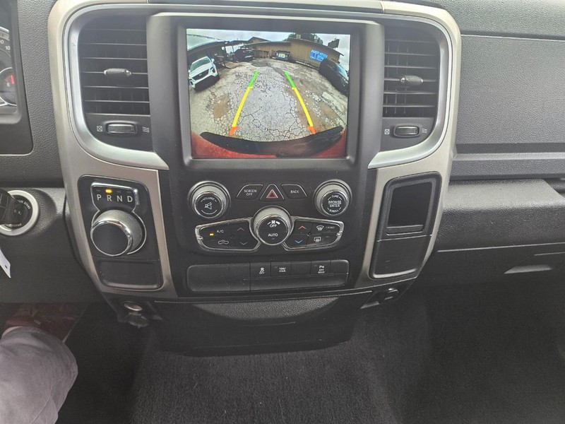 Ram 1500 Classic Vehicle Full-screen Gallery Image 13