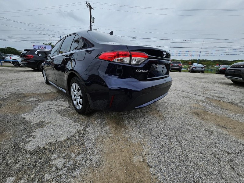 Toyota Corolla Vehicle Full-screen Gallery Image 7