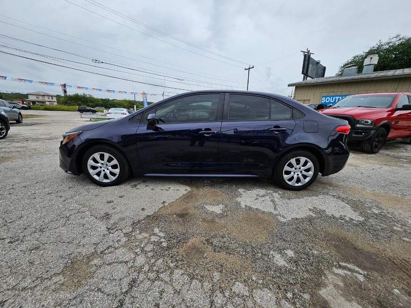 Toyota Corolla Vehicle Full-screen Gallery Image 8
