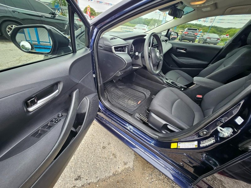 Toyota Corolla Vehicle Full-screen Gallery Image 14